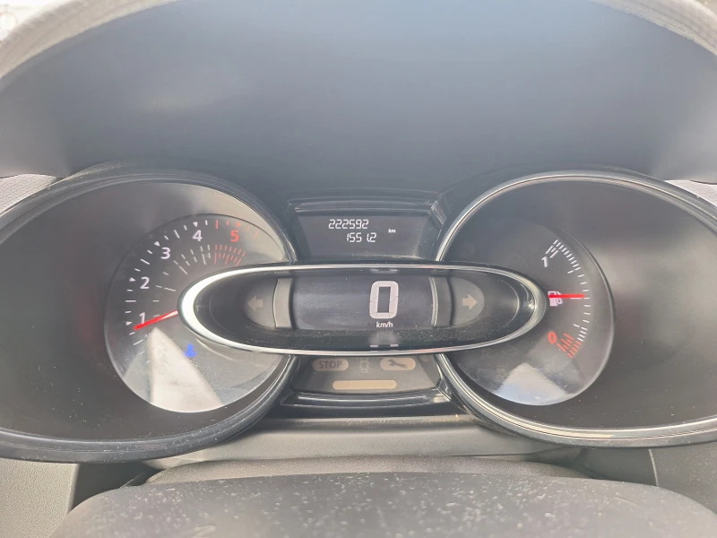 Renault Clio 1.5 dci, снимка 9 - Автомобили и джипове - 51863400