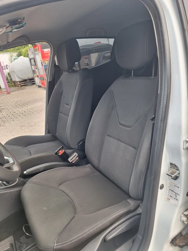 Renault Clio 1.5 dci, снимка 7 - Автомобили и джипове - 51863400