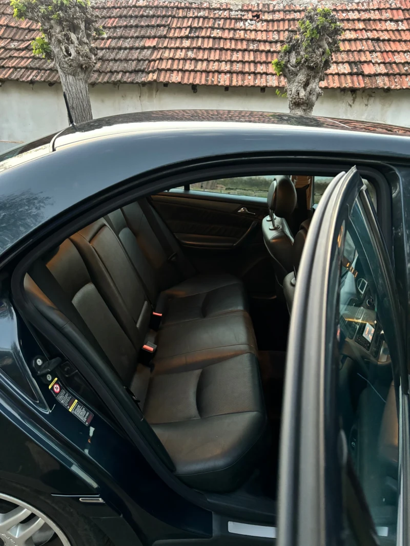 Mercedes-Benz C 30 AMG, снимка 10 - Автомобили и джипове - 53115776
