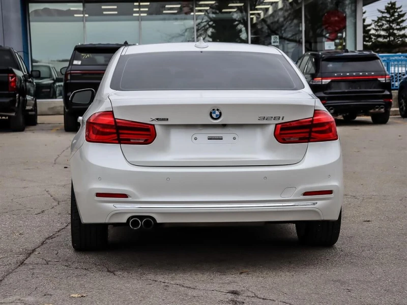 BMW 328 * АВТО КРЕДИТ* ЦЕНА ДО БГ * СЕРВИЗНА ИСТОРИЯ * , снимка 6 - Автомобили и джипове - 52753021