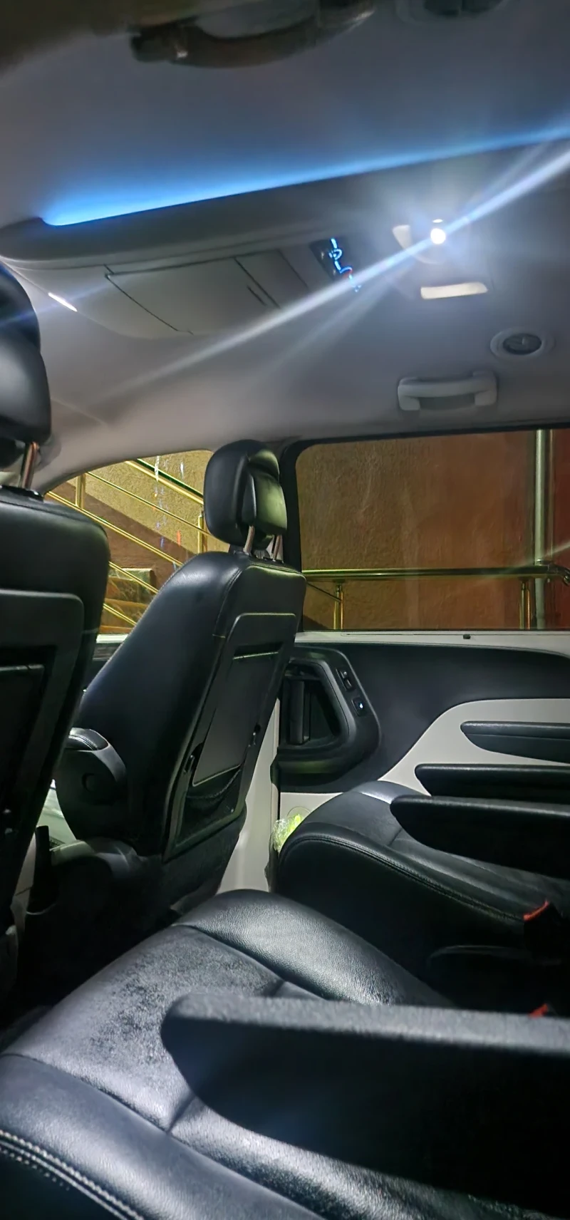 Lancia Voyager, снимка 15 - Автомобили и джипове - 52964820