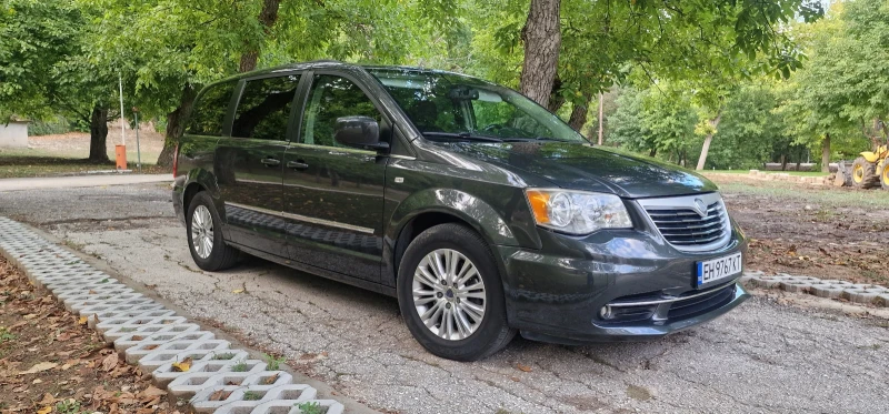 Lancia Voyager, снимка 2 - Автомобили и джипове - 52964820