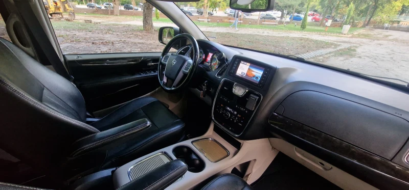 Lancia Voyager, снимка 10 - Автомобили и джипове - 52964820