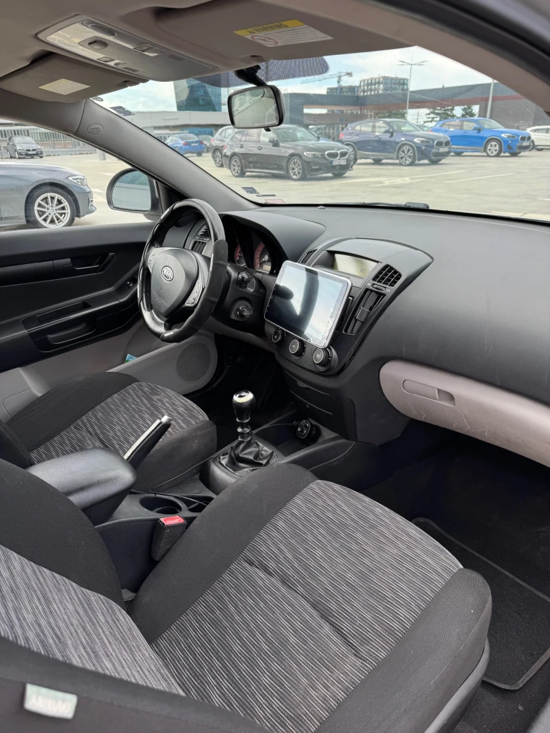 Kia Ceed 1.6 Газ, снимка 11 - Автомобили и джипове - 53470207