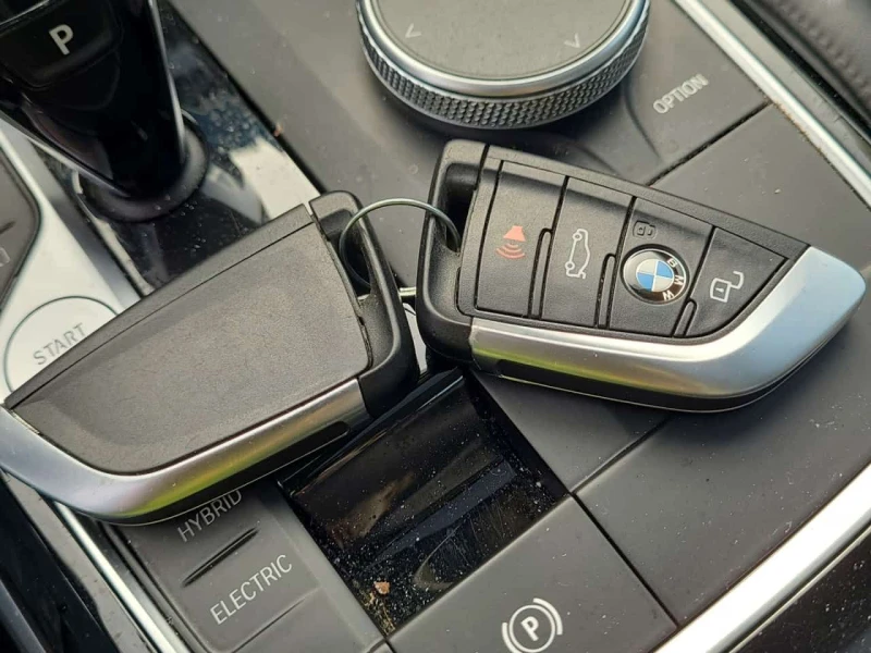 BMW 330 330e RWD * Един собственик * Без инциденти * CARFA, снимка 10 - Автомобили и джипове - 53599315