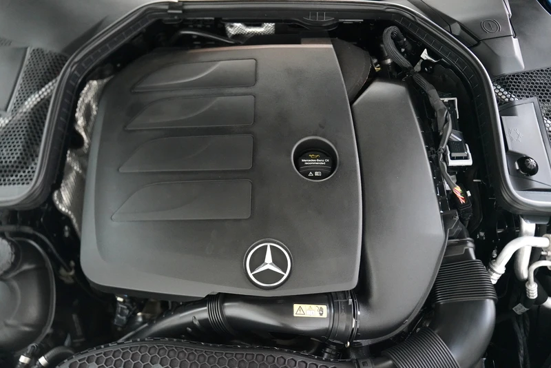 Mercedes-Benz C 300 4Matic AMG Line, снимка 15 - Автомобили и джипове - 48954772