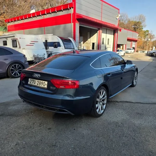 Audi A5 2.0 TDI Quattro, снимка 6 - Автомобили и джипове - 54551484