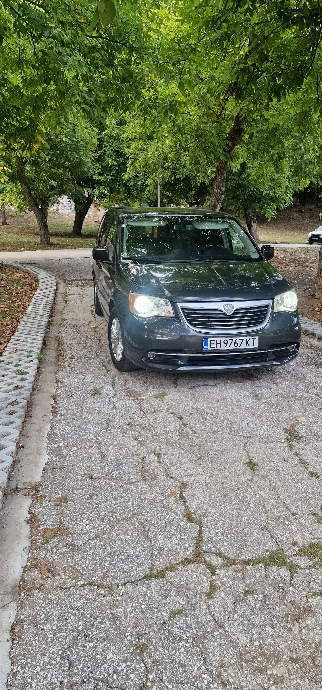 Lancia Voyager, снимка 1