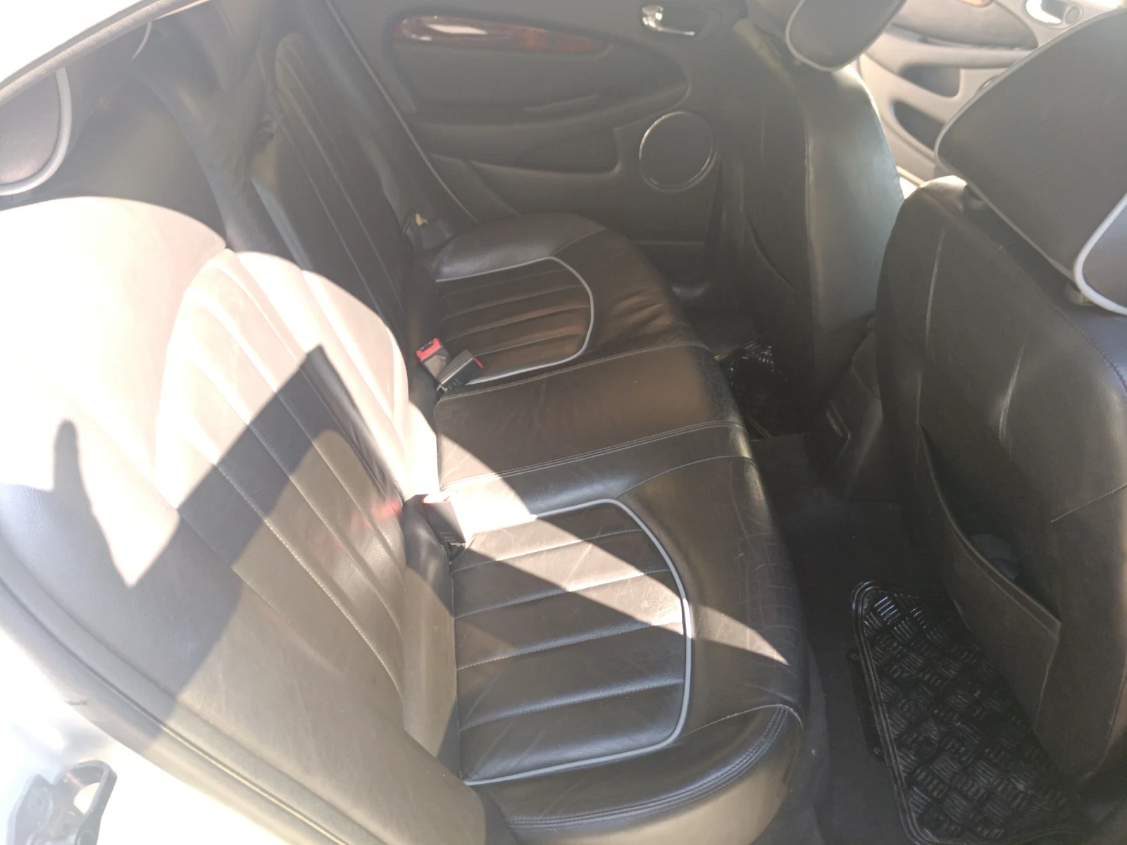 Jaguar X-type 2.2D - изображение 9