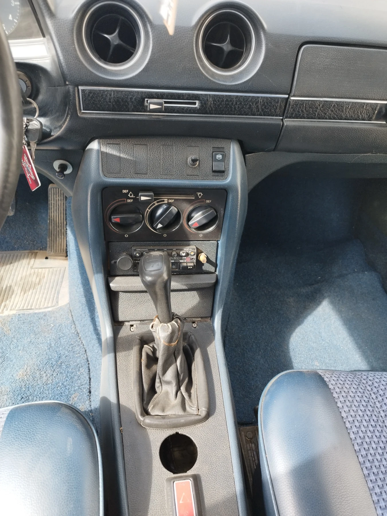 Mercedes-Benz 240 | Mobile.bg   13