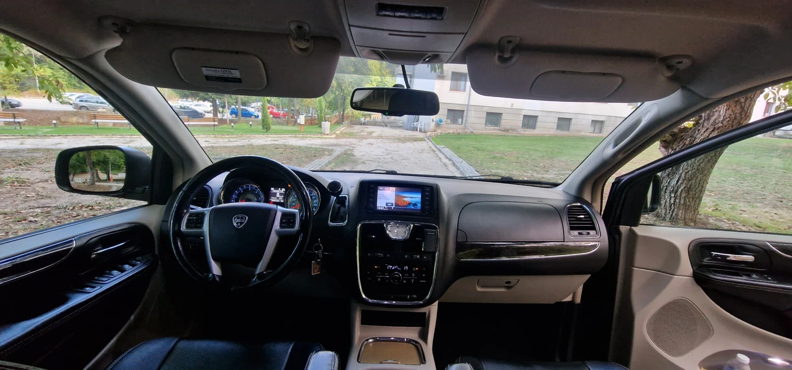 Lancia Voyager | Mobile.bg � ����������� 12