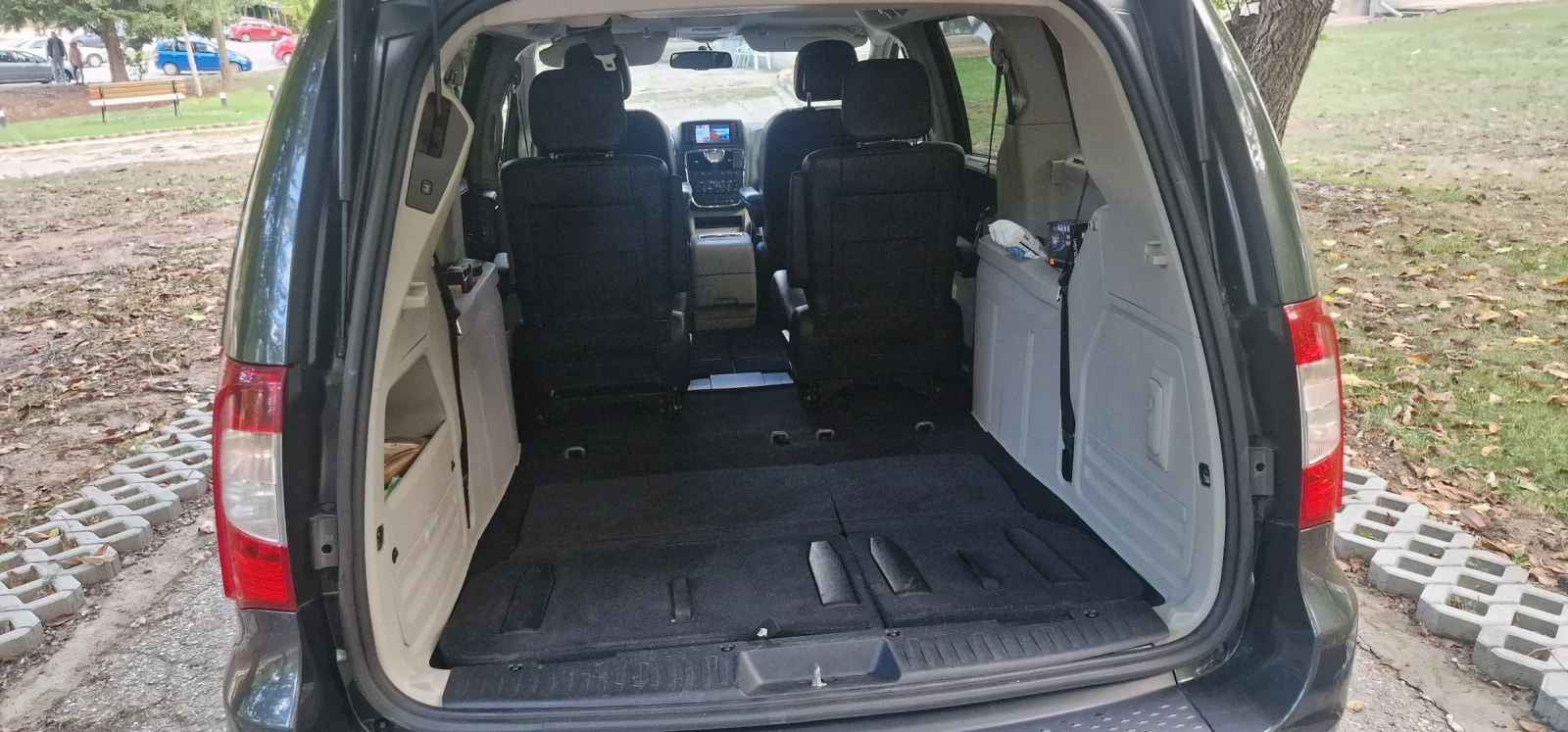 Lancia Voyager  - изображение 6