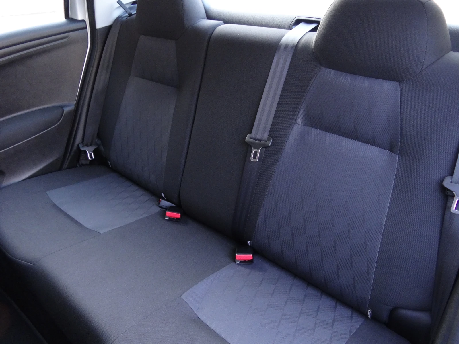 Citroen C-Elysee 1.2 VTI / Exclusive / Климатроник / Euro-6B /, снимка 13 - Автомобили и джипове - 53738126