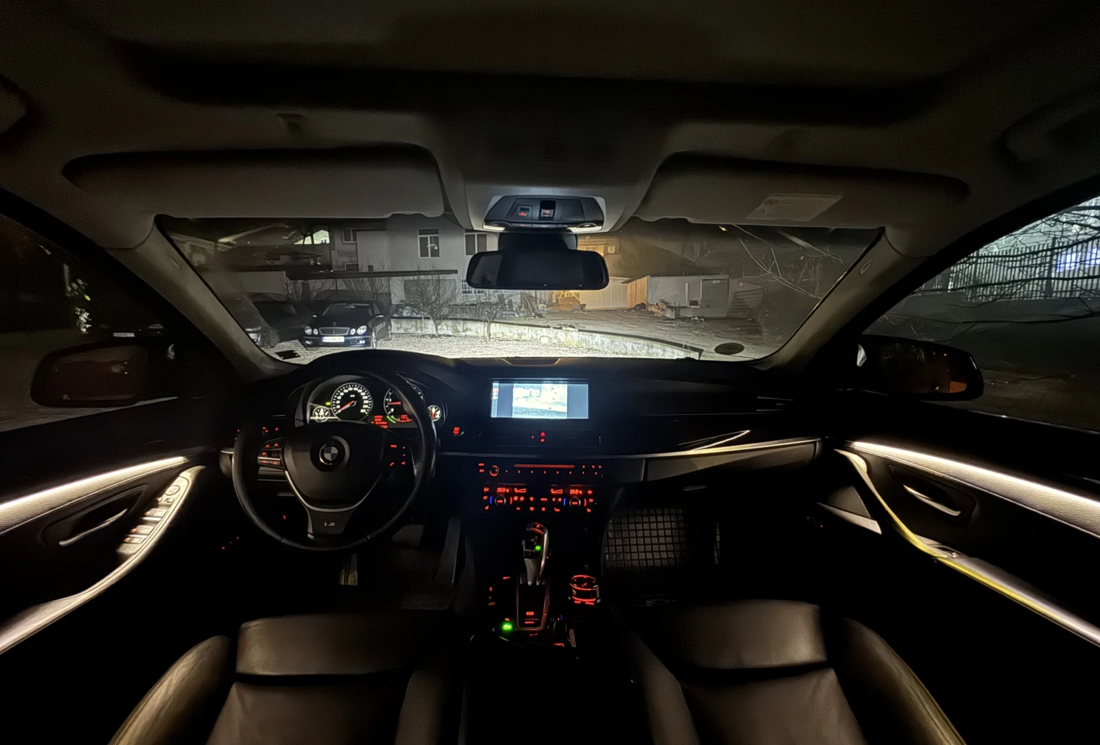 BMW 530 M-performance* 8ZF* Distronic* Ambient* NightVisio, снимка 11 - Автомобили и джипове - 53750849