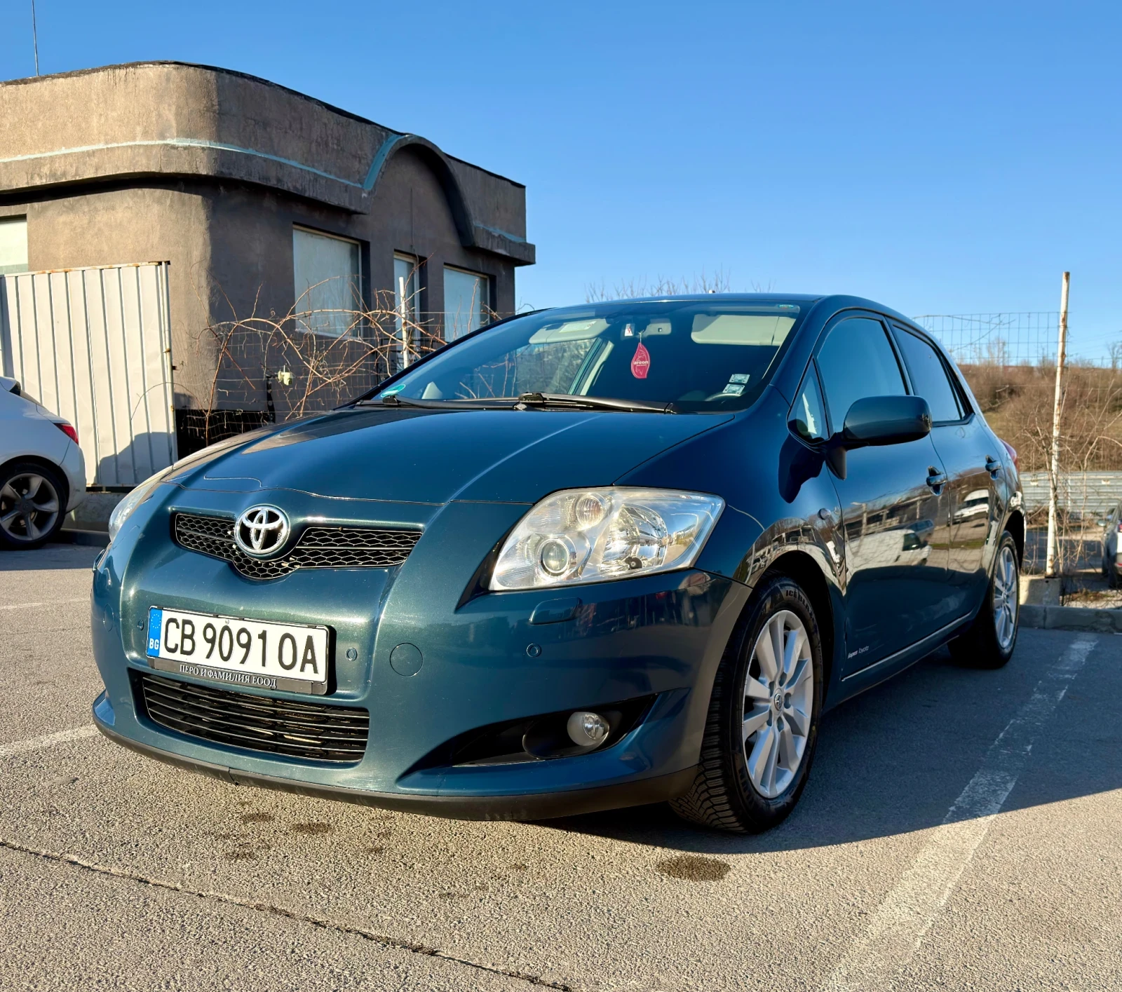 Toyota Auris 2.0 D4D Keyless, снимка 3 - Автомобили и джипове - 53849472