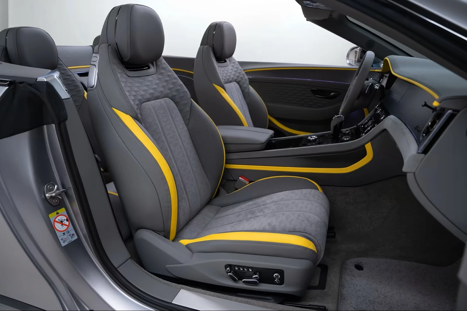 Bentley Continental gt Speed Hybrid First Edition /Carbon / , снимка 16 - Автомобили и джипове - 53910009