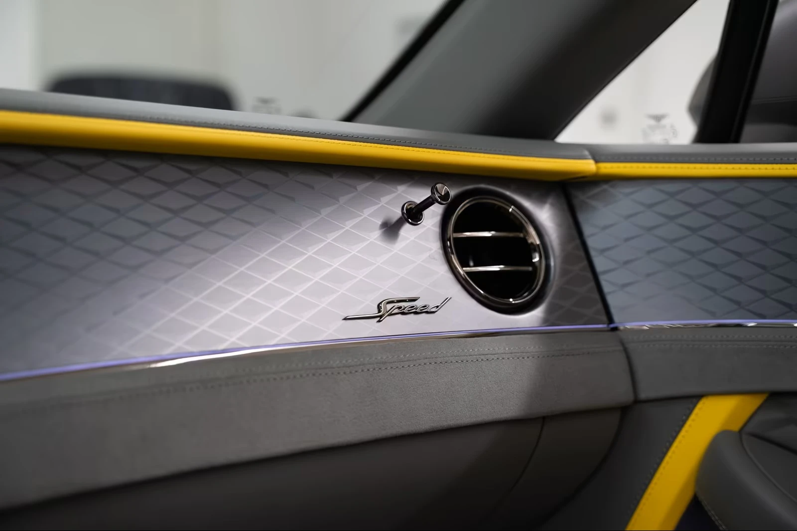 Bentley Continental gt Speed Hybrid First Edition /Carbon / , снимка 15 - Автомобили и джипове - 53910009