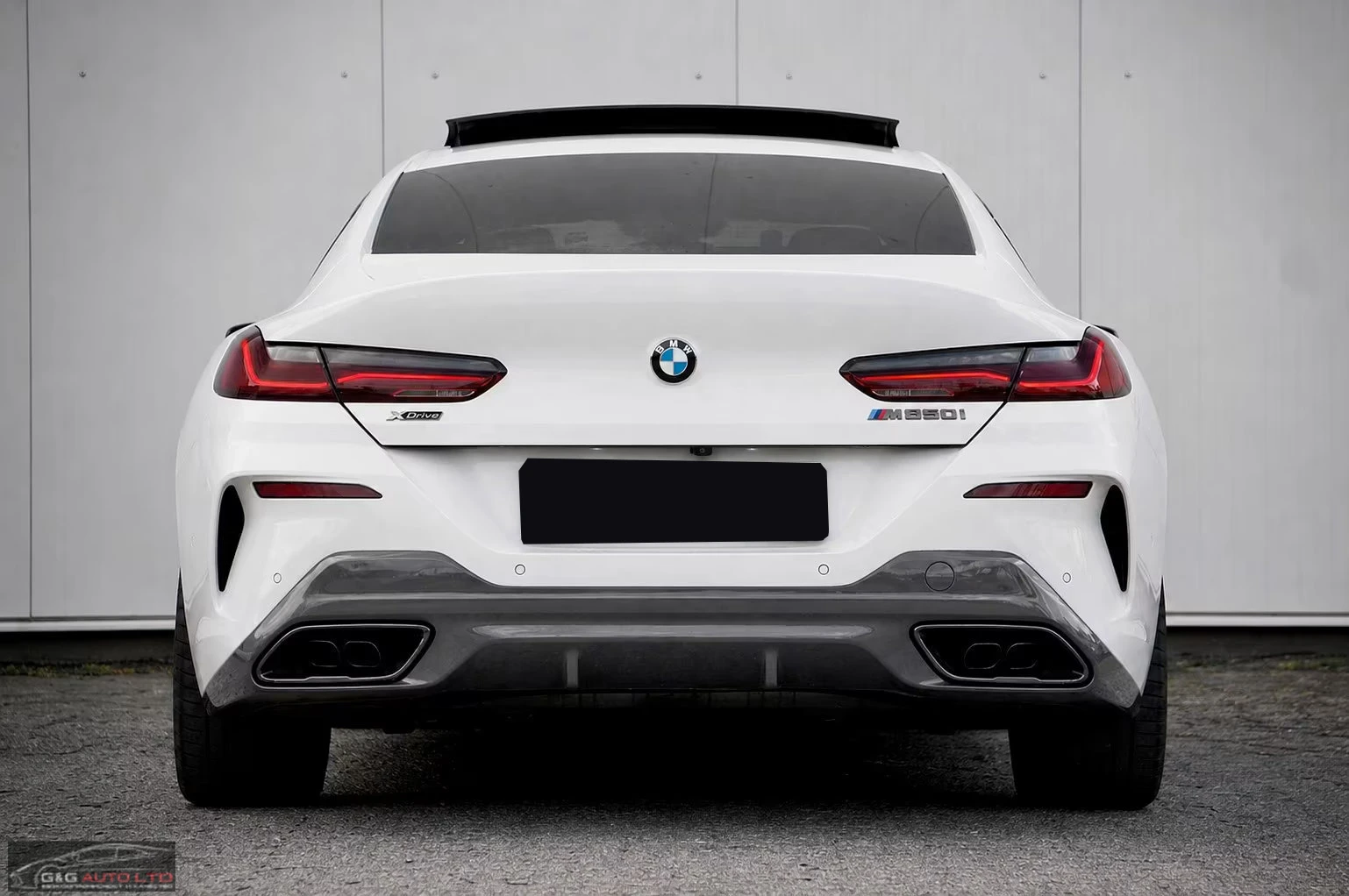 BMW 850 xi/GRAN-COUPE/530HP/PANO/MEMO/B&W/HUD/360/252q, снимка 4 - Автомобили и джипове - 54414004