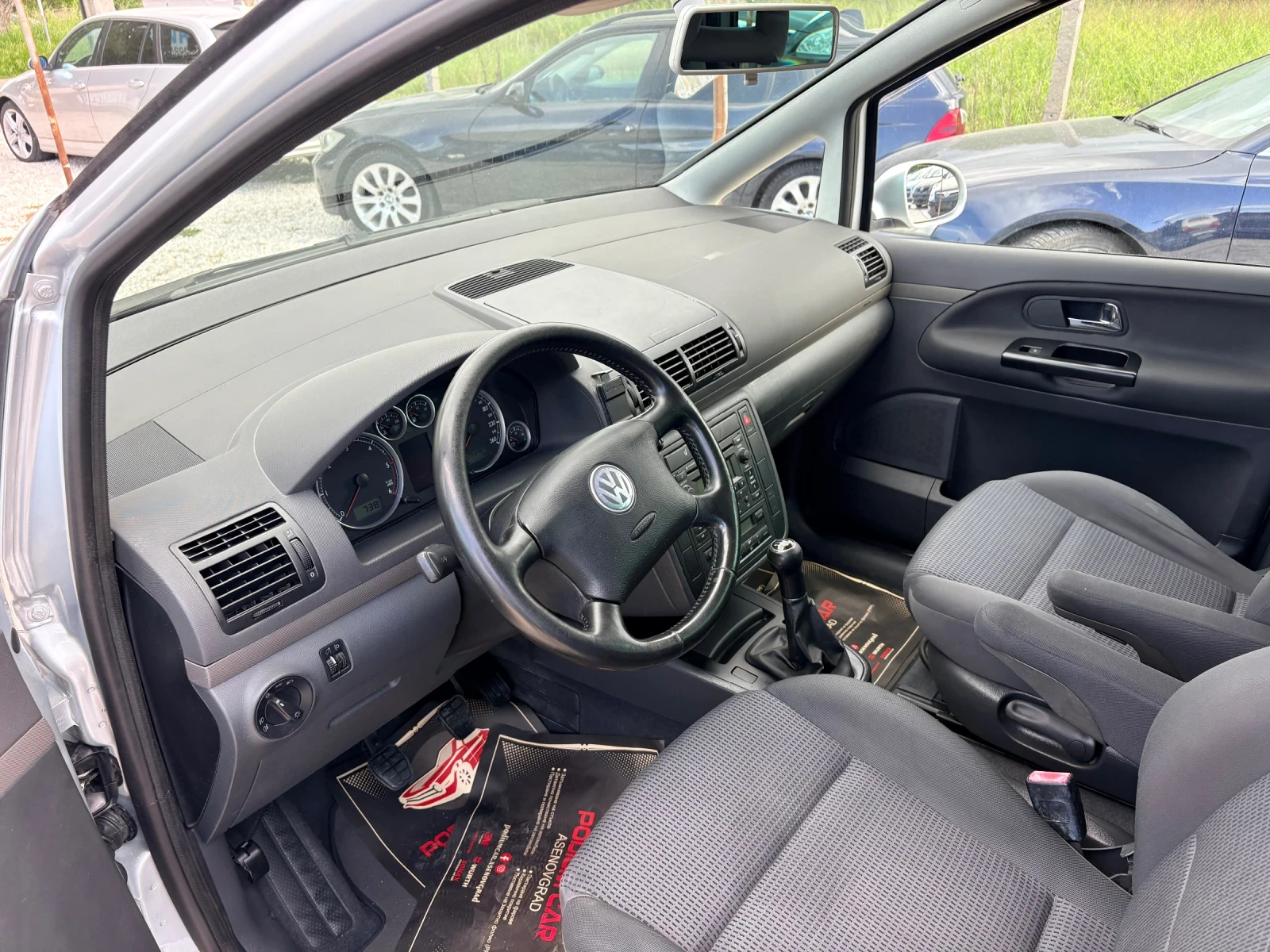 VW Sharan 7 местен 2.0 tdi 140 ps, снимка 11 - Автомобили и джипове - 54592813