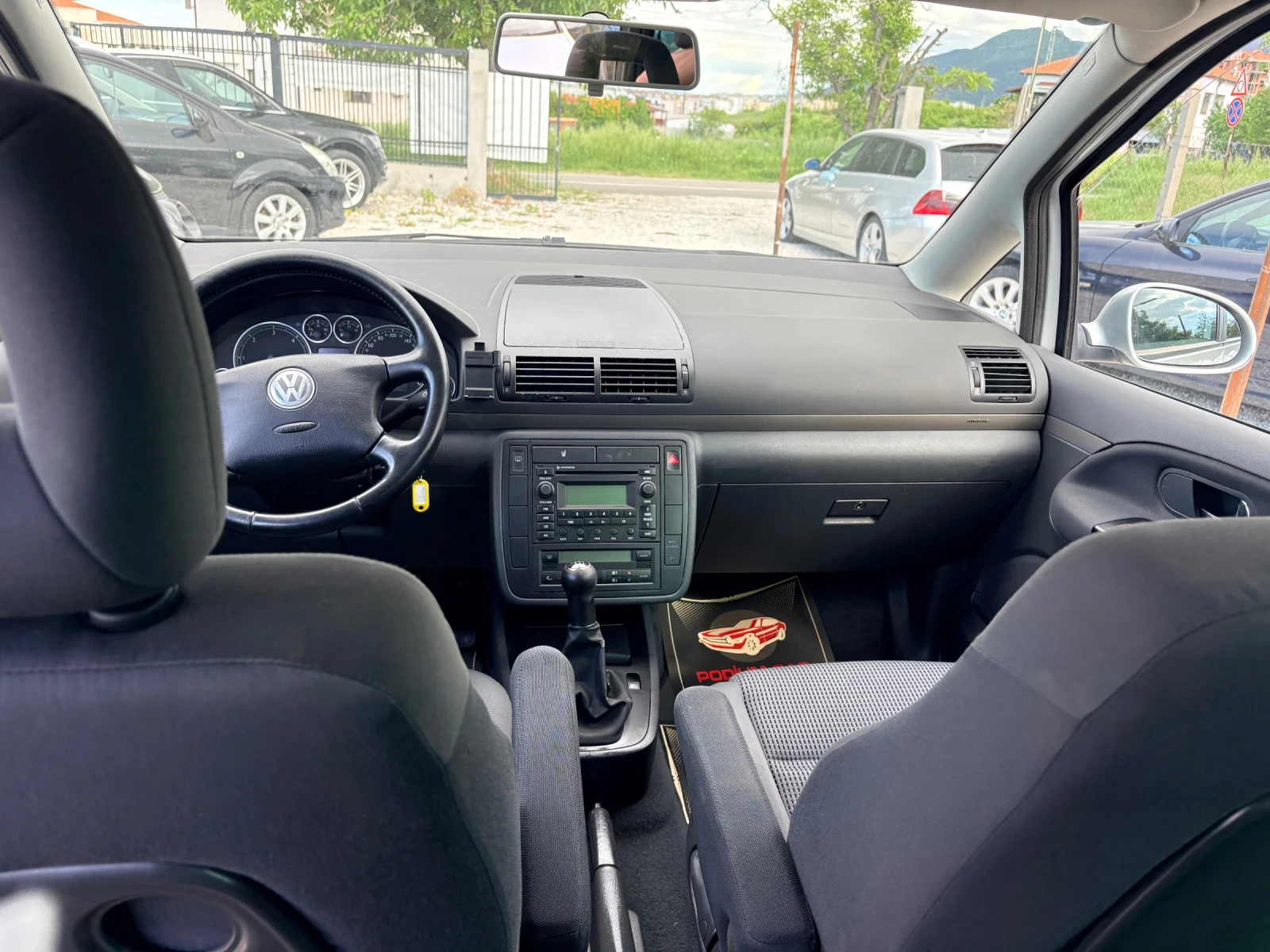 VW Sharan 7 местен 2.0 tdi 140 ps, снимка 12 - Автомобили и джипове - 54592813