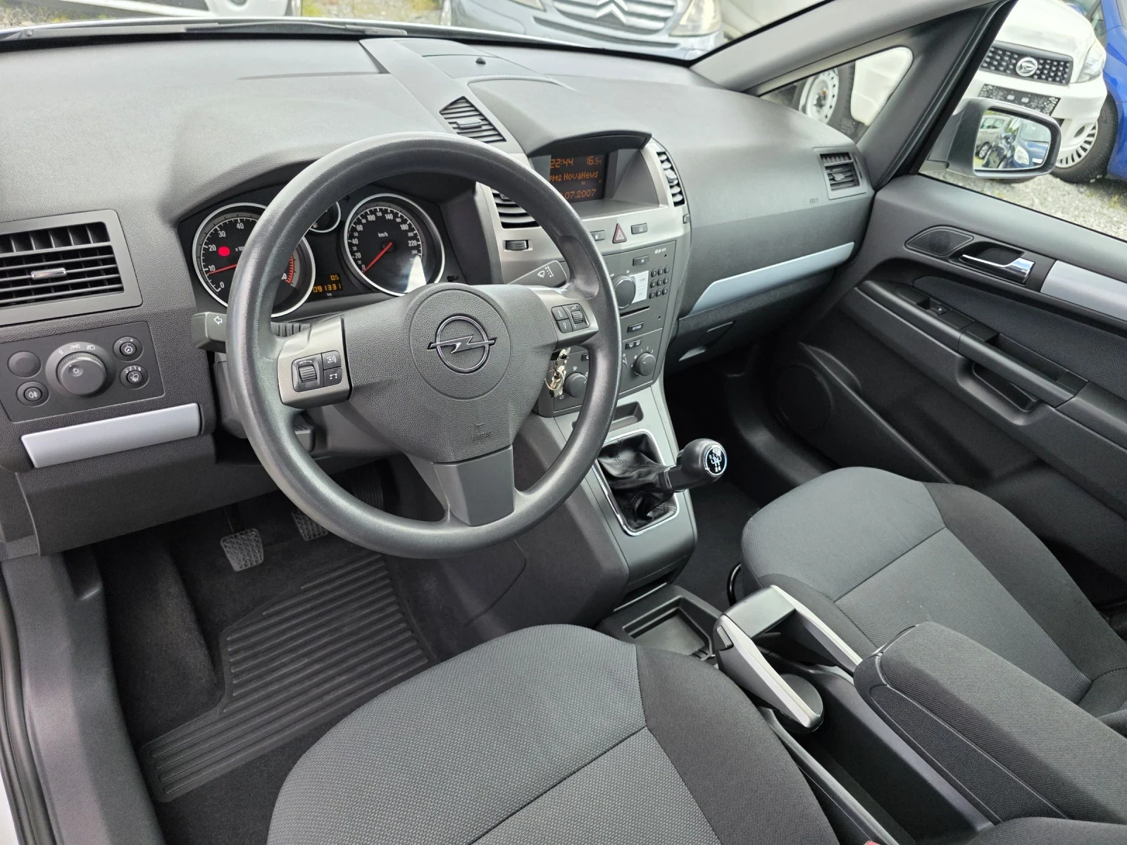 Opel Zafira 91000km. CNG TOP, снимка 10 - Автомобили и джипове - 54595772