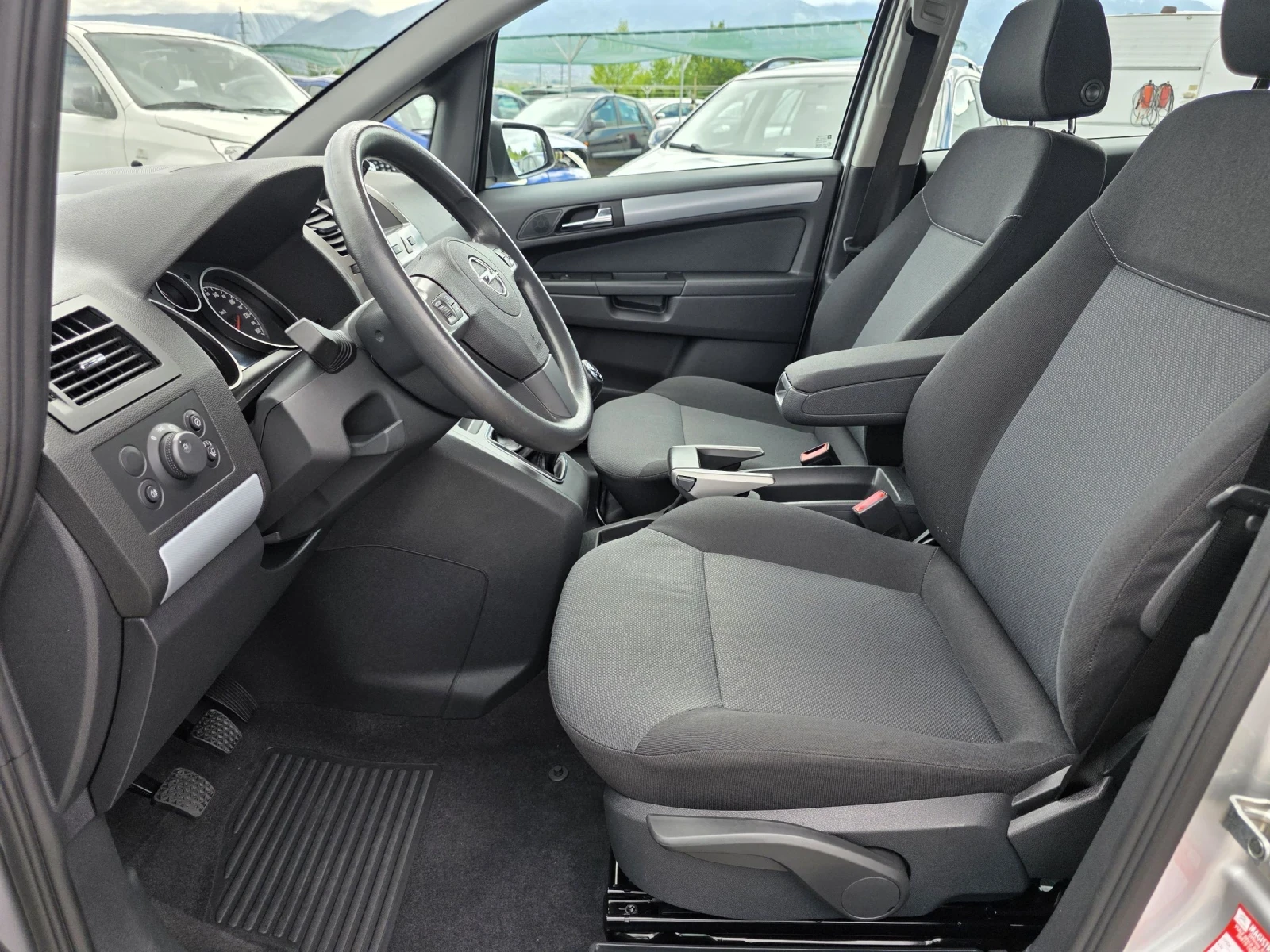 Opel Zafira 91000km. CNG TOP, снимка 9 - Автомобили и джипове - 54595772