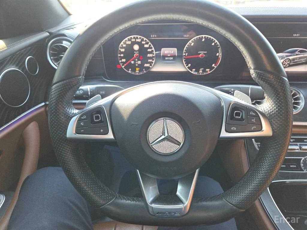 Mercedes-Benz E 220 d Coupe* DIGITAL* ПОДГРЕВ* ОБДУХВАНЕ* КАМЕРА* , снимка 8 - Автомобили и джипове - 55046399