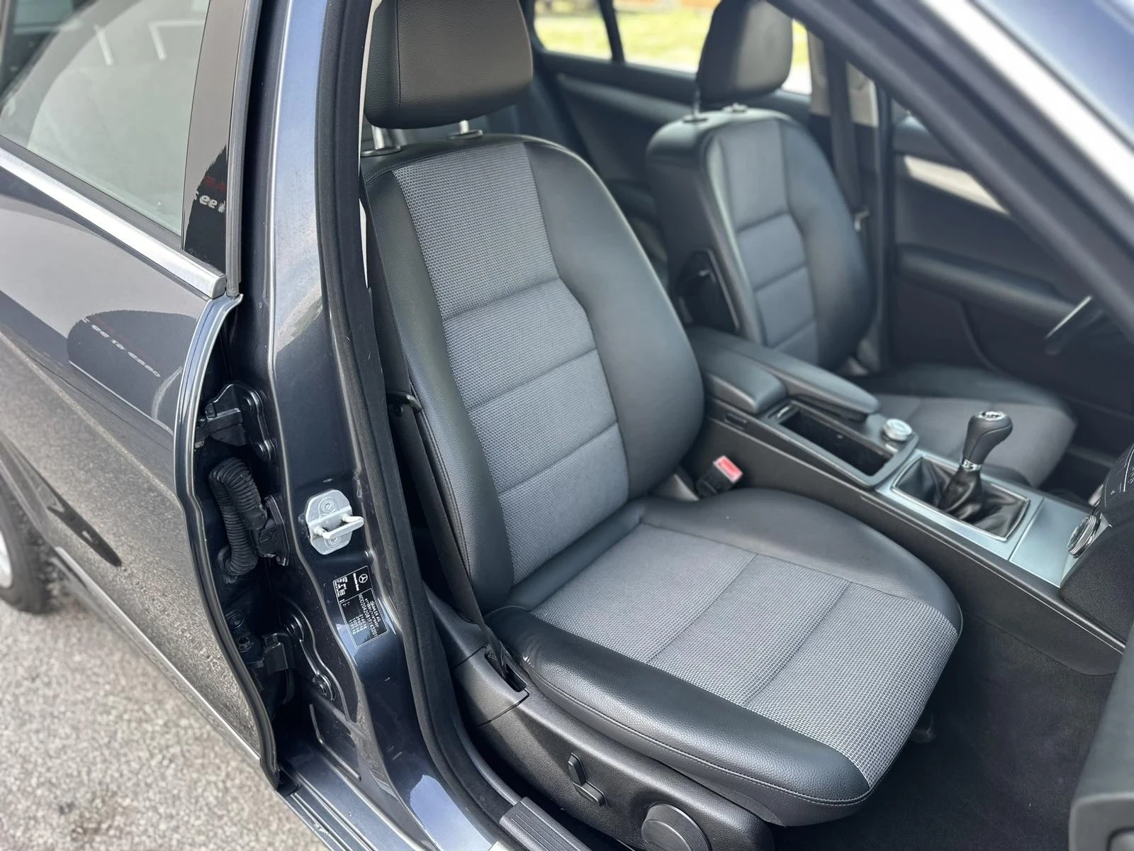 Mercedes-Benz C 220, снимка 10 - Автомобили и джипове - 55157195