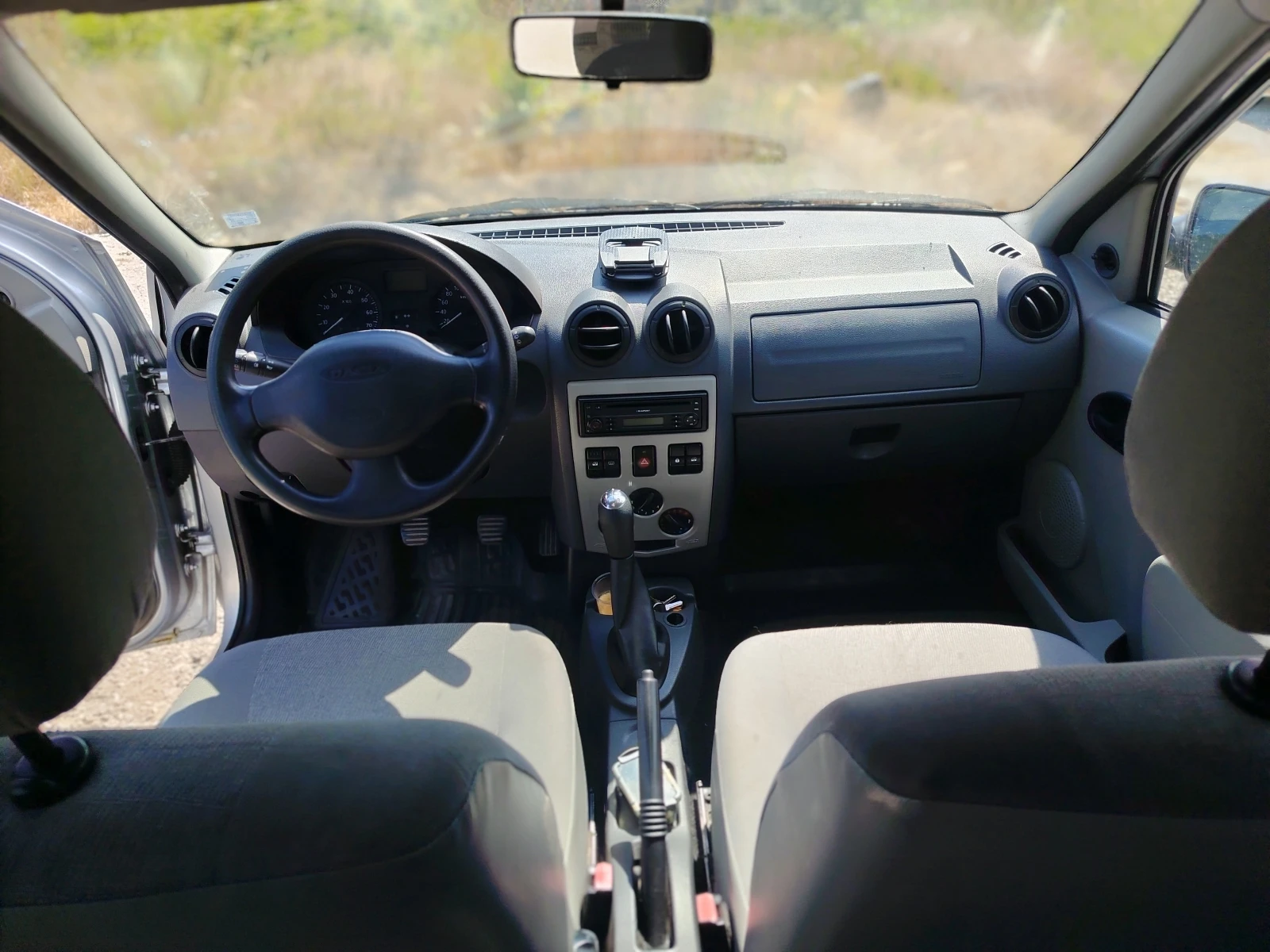 Dacia Logan, снимка 10 - Автомобили и джипове - 55160109