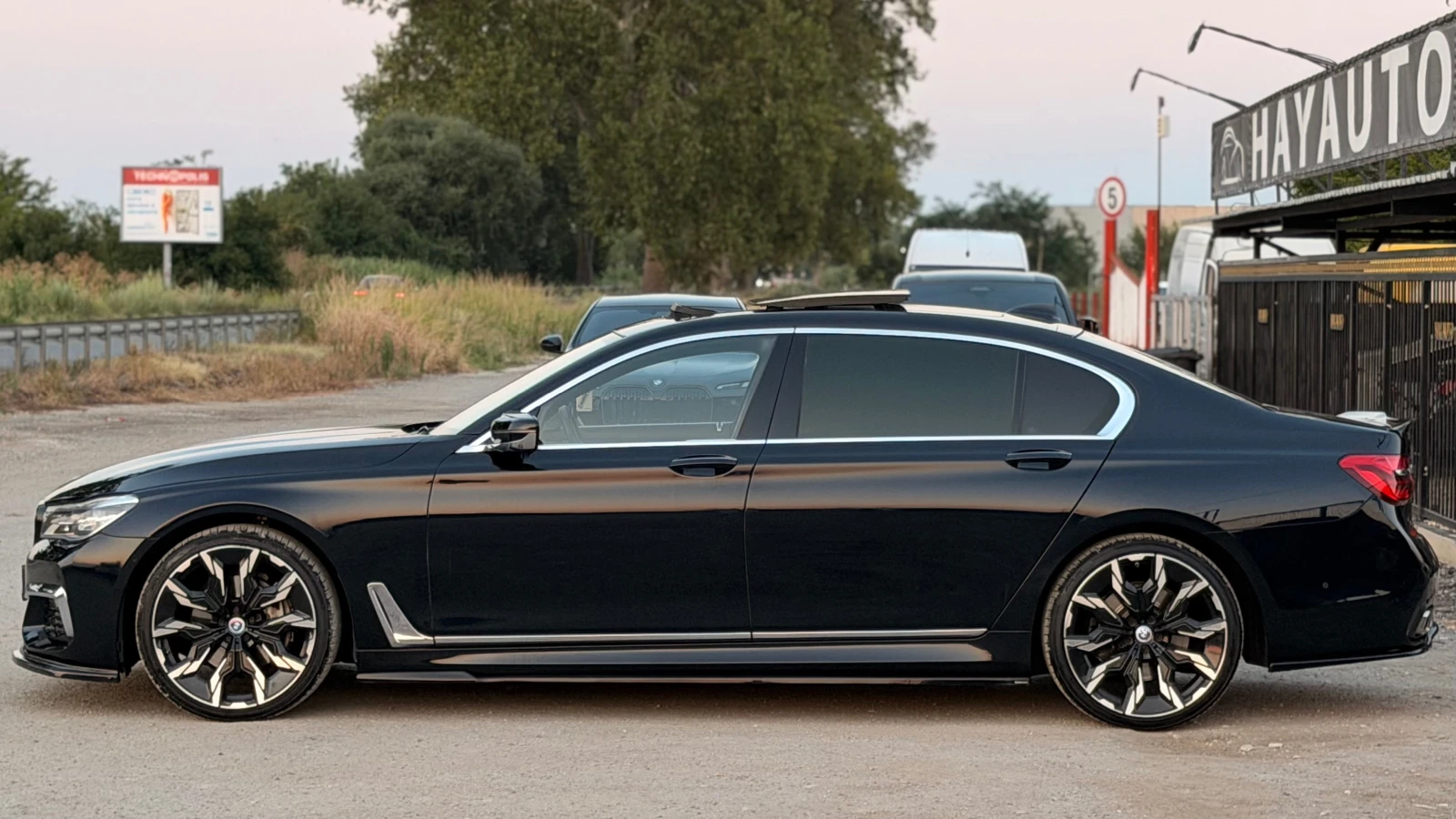 BMW 740 Ld= xDrive= M-pack= Long= Individual= 3xTV= B & W=, снимка 7 - Автомобили и джипове - 55564558