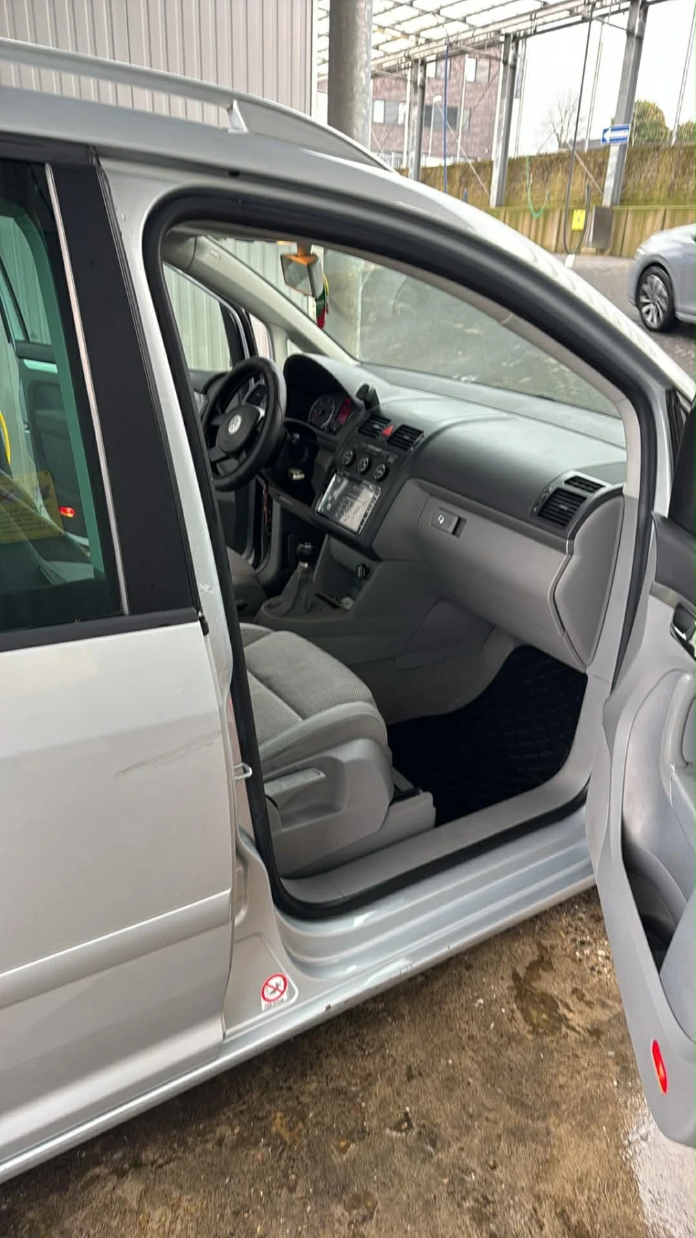 VW Touran, снимка 2 - Автомобили и джипове - 55876691