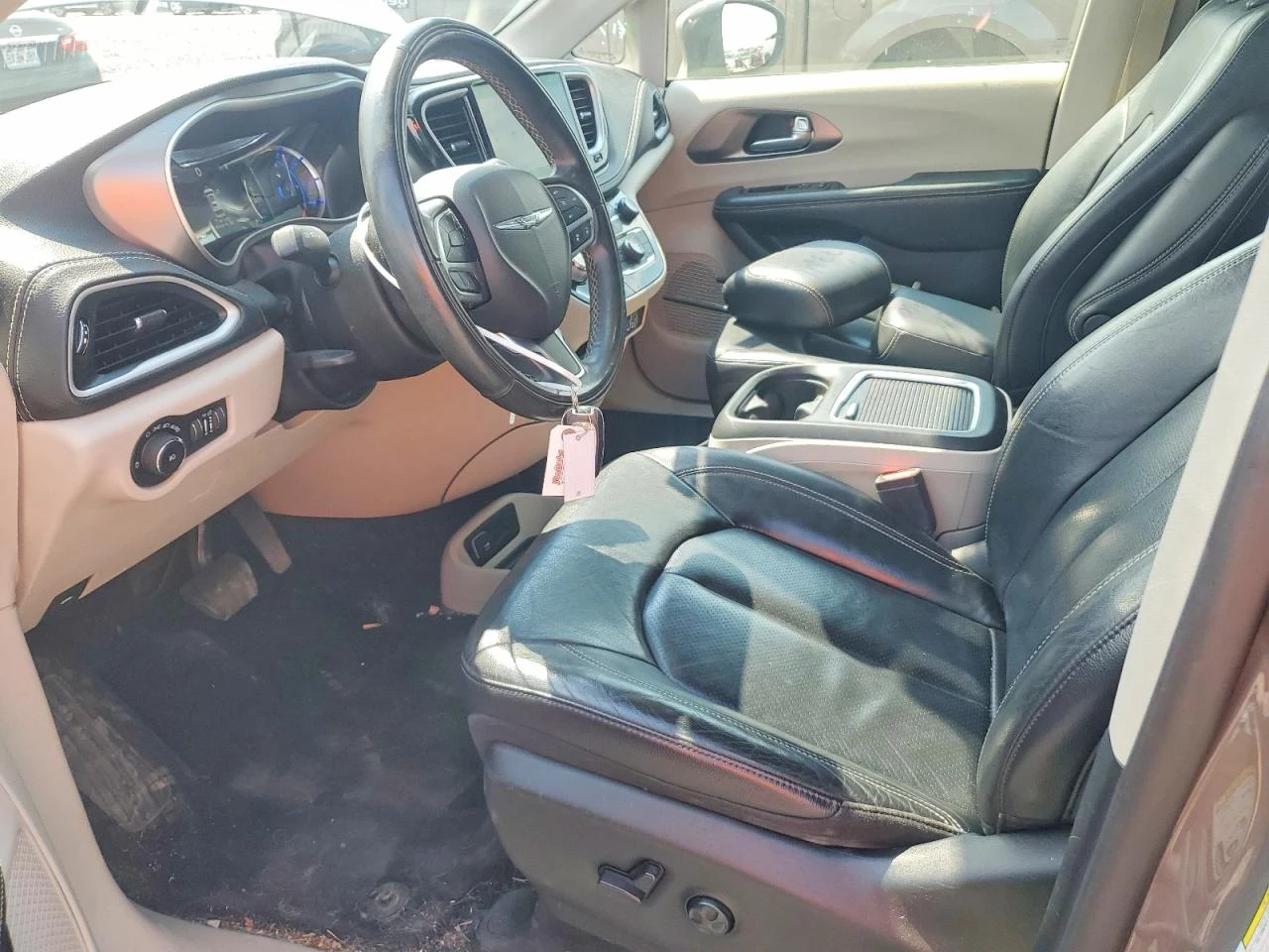 Chrysler Pacifica 3.6l Hybrid Touring L, снимка 7 - Автомобили и джипове - 56664278