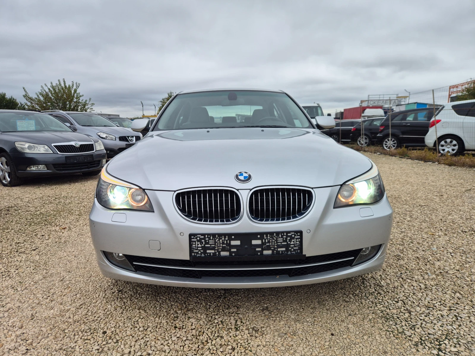 BMW 530 3.0 XD Fecelift, снимка 2 - Автомобили и джипове - 56726318