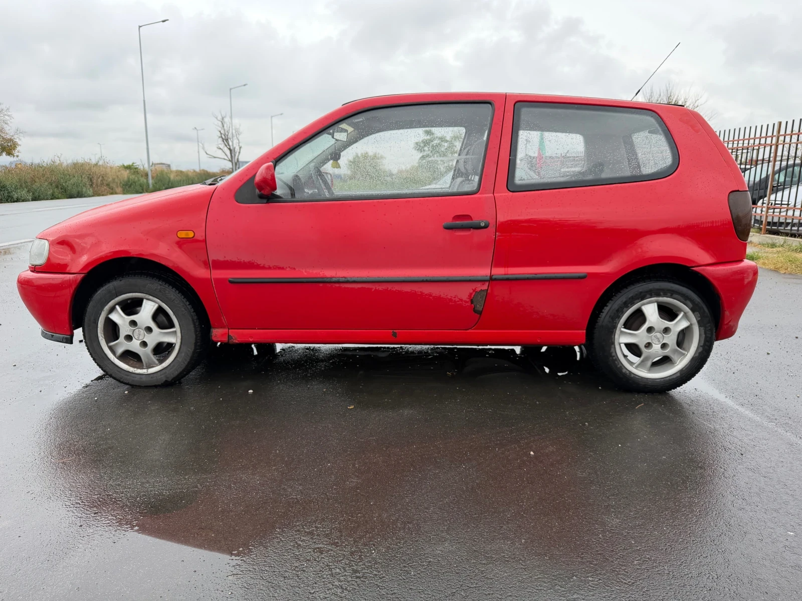 VW Polo 1.6 Автомат, снимка 2 - Автомобили и джипове - 56737110