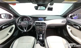 Infiniti Q30 2.0L Carfax, снимка 10