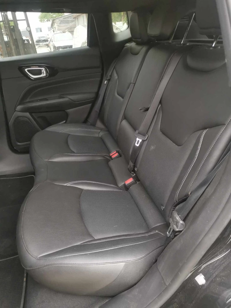 Jeep Compass 1.3i, снимка 17 - Автомобили и джипове - 41863589