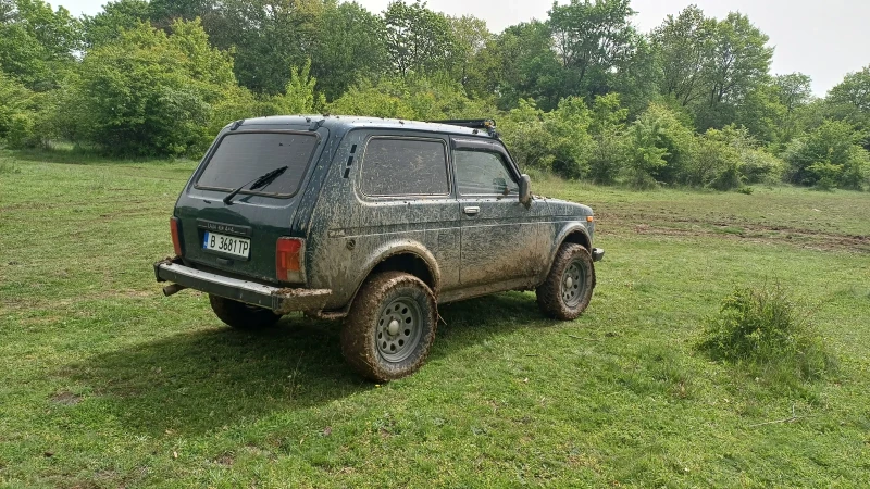 Lada Niva 1.7 i, снимка 4 - Автомобили и джипове - 48911594