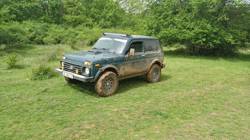 Lada Niva 1.7 i, снимка 1 - Автомобили и джипове - 48911594