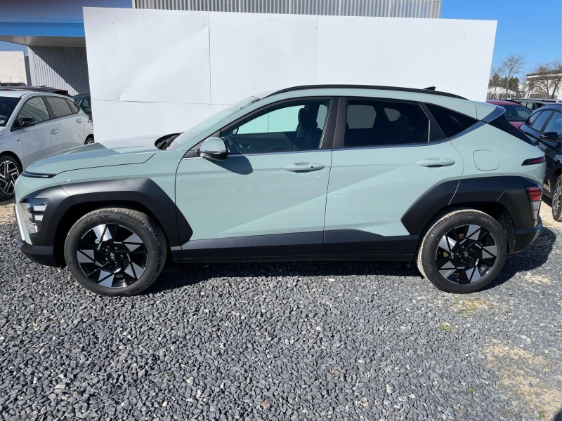 Hyundai Kona NEW!PREMIUM PLUS;NAVI;1.8 ALU, снимка 3 - Автомобили и джипове - 51902621