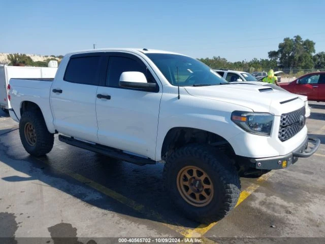 Toyota Tundra CREWMAX SR5 5.7L V8 - изображение 2