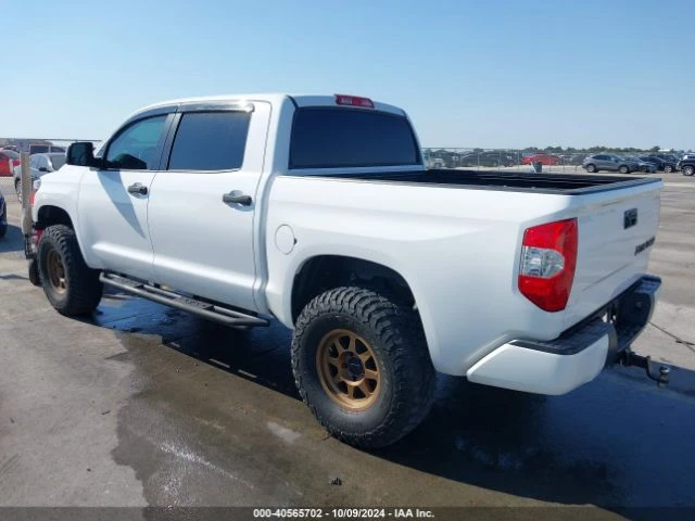 Toyota Tundra CREWMAX SR5 5.7L V8 - изображение 3