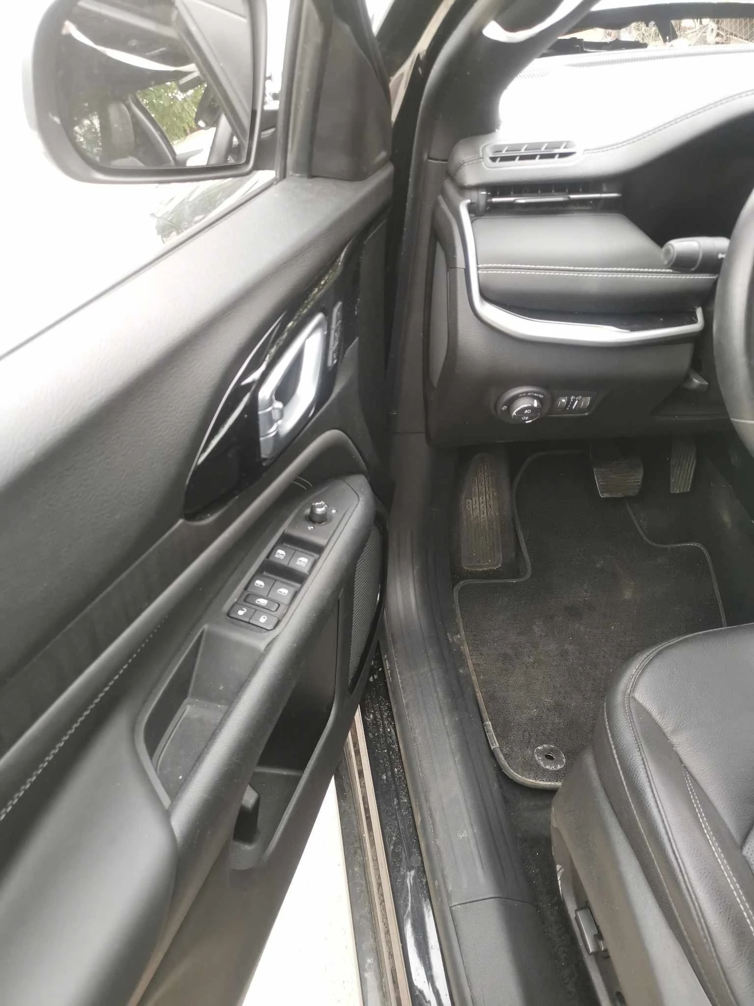 Jeep Compass 1.3i | Mobile.bg — изображение 11