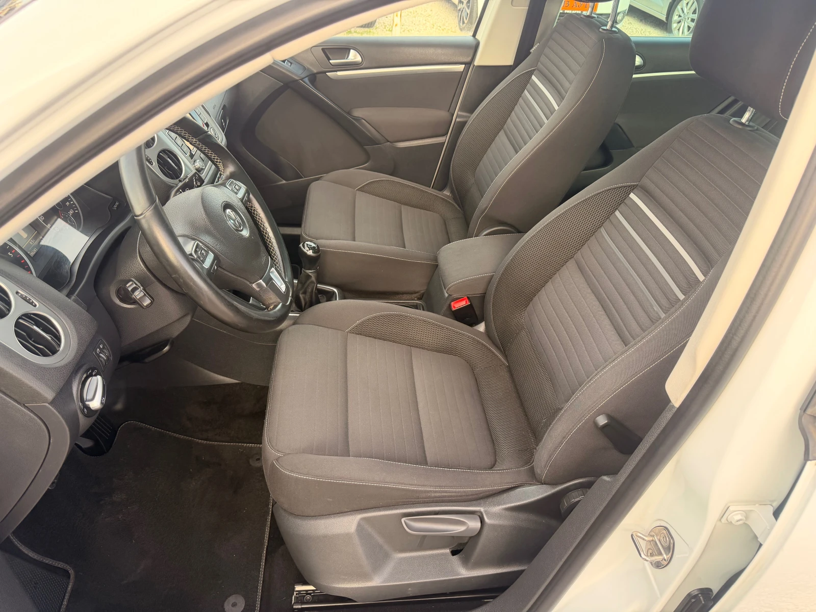 VW Tiguan 2.0TDI* NAVI* PANORAMA* 140ks* MULTI * FACE* 6sk - изображение 5