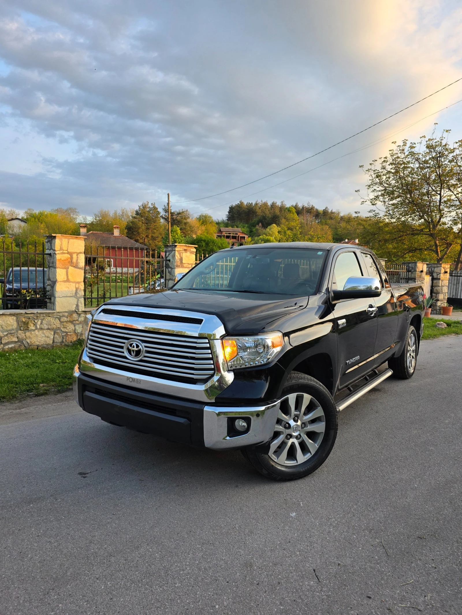 Toyota Tundra LIMITED