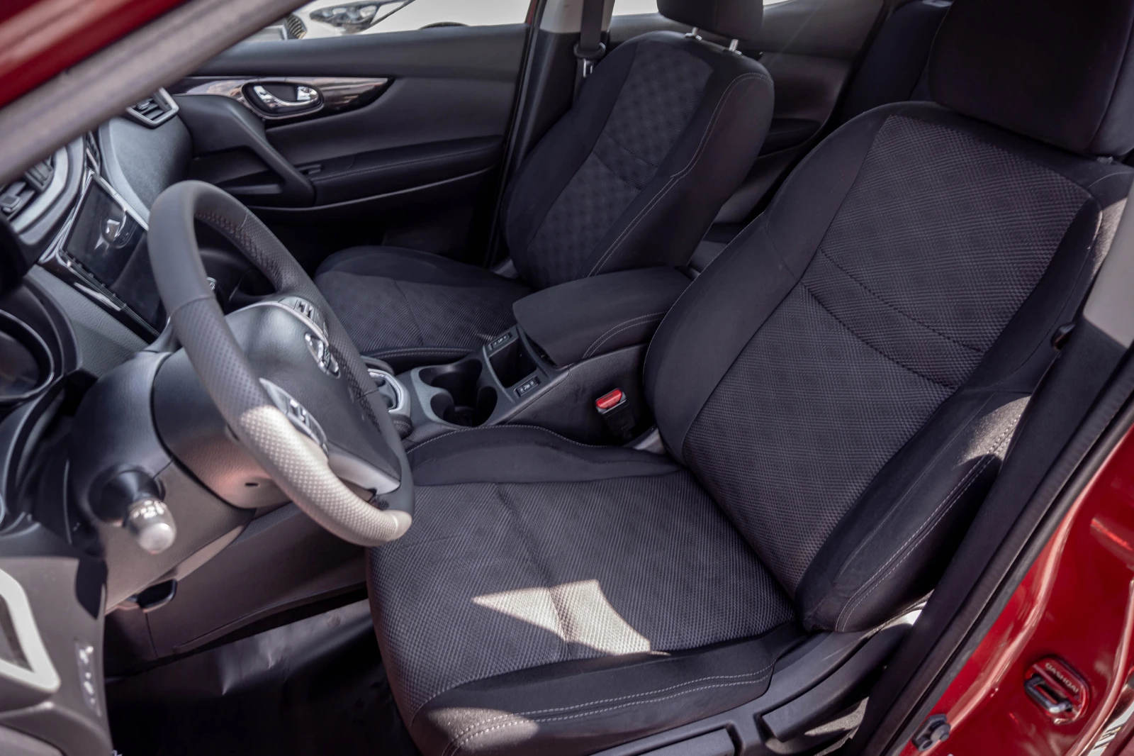 Nissan Qashqai 1.5dci ТОП! С ГАРАНЦИЯ!, снимка 11 - Автомобили и джипове - 54844835