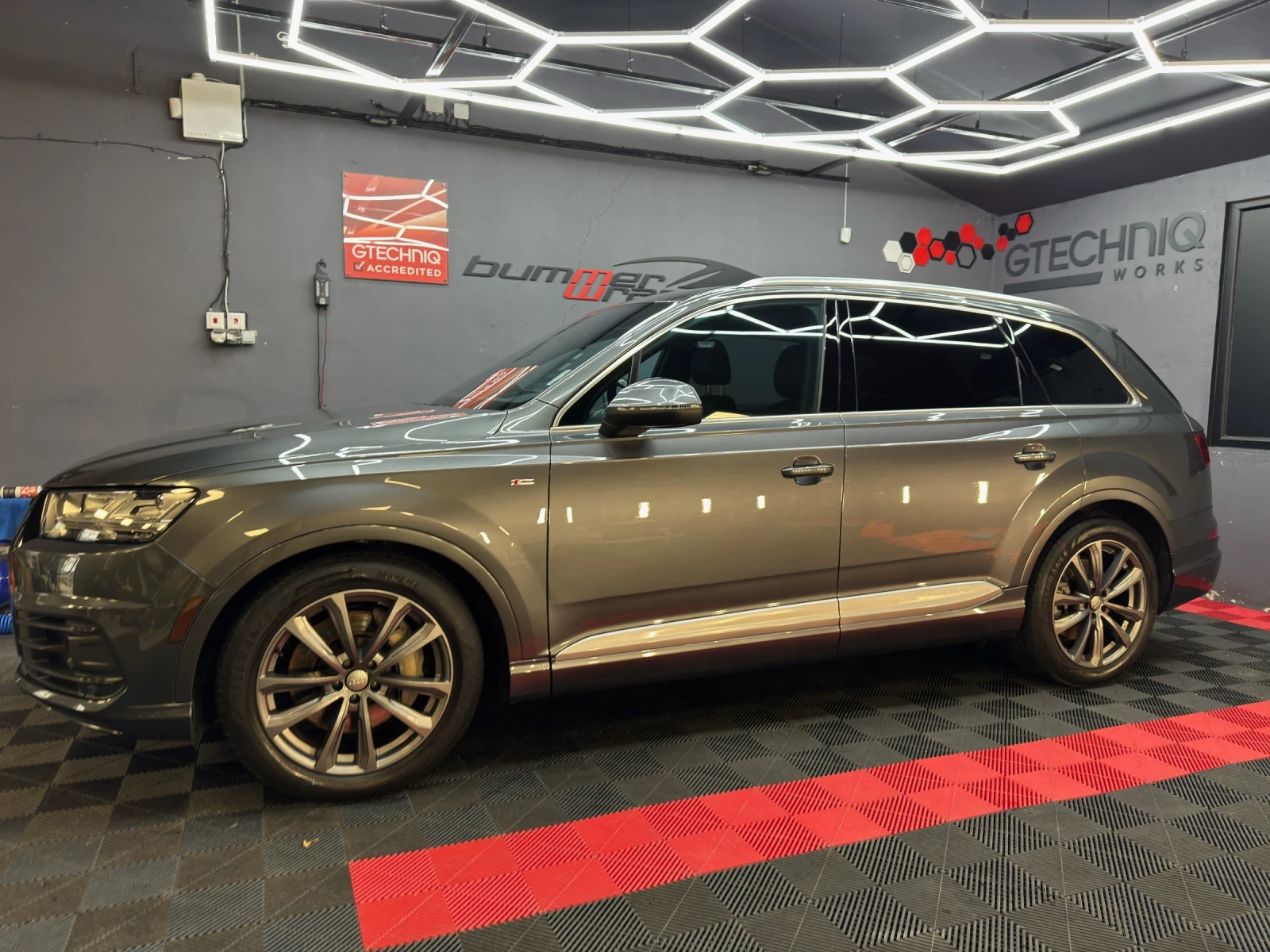 Audi Q7 3.0, снимка 3 - Автомобили и джипове - 55136605