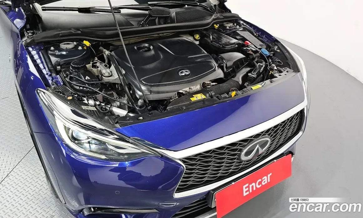 Infiniti Q30 2.0L Carfax, снимка 11 - Автомобили и джипове - 55139666