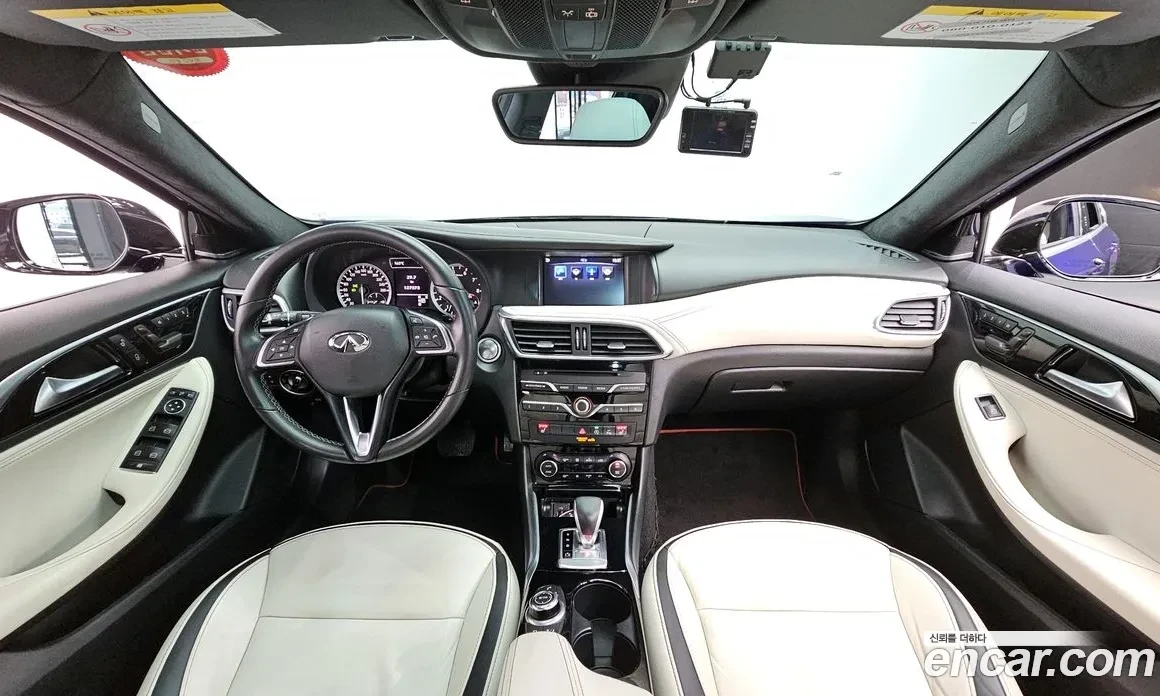 Infiniti Q30 2.0L Carfax, снимка 10 - Автомобили и джипове - 55139666