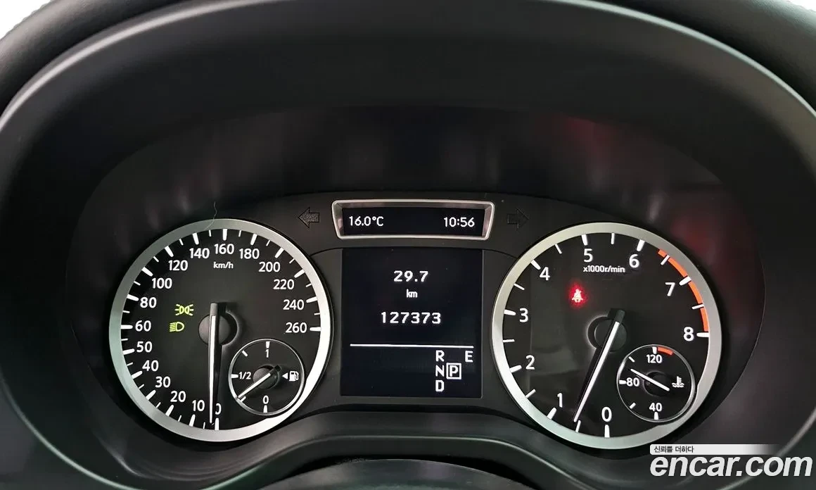 Infiniti Q30 2.0L Carfax, снимка 8 - Автомобили и джипове - 55139666