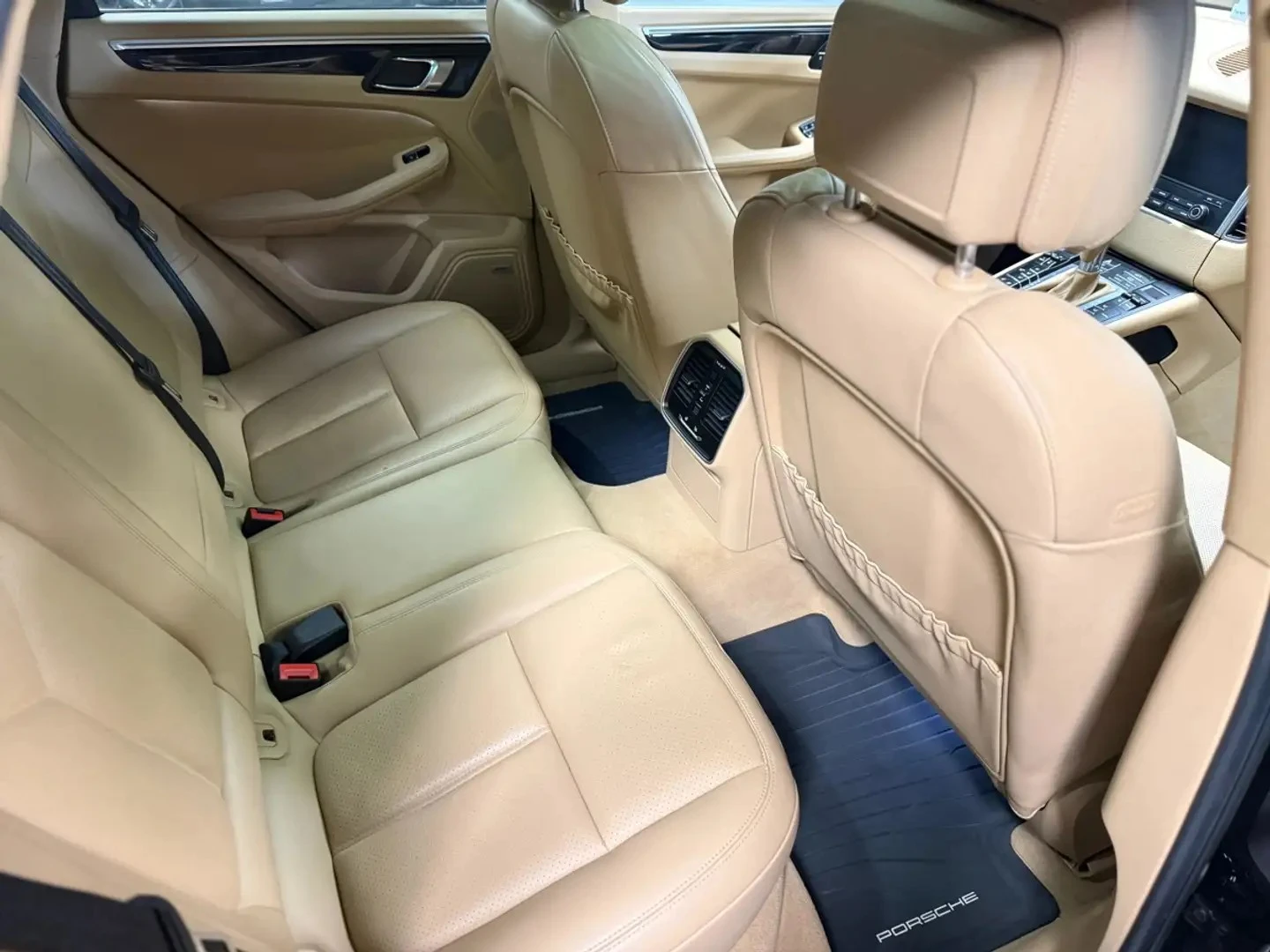 Porsche Macan S* PHC* Bi-Xenon* BOSE* CLEANCARFAX, снимка 11 - Автомобили и джипове - 56086339
